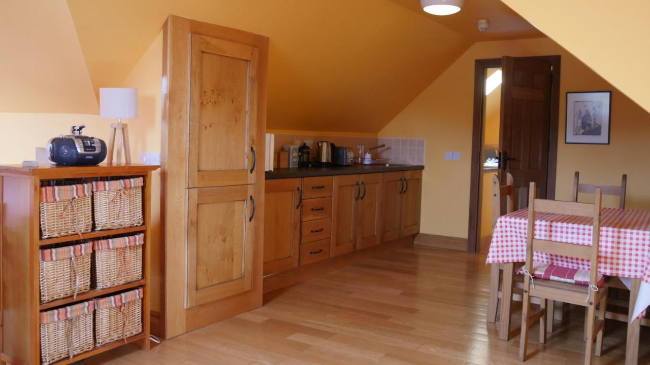 Mount Brandon Hostel Cloghane Esterno foto