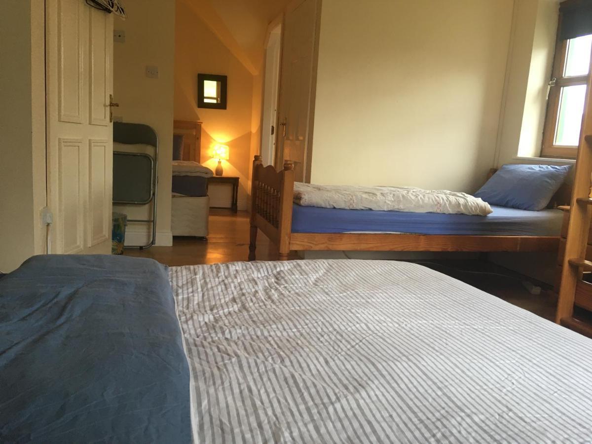 Mount Brandon Hostel Cloghane Esterno foto