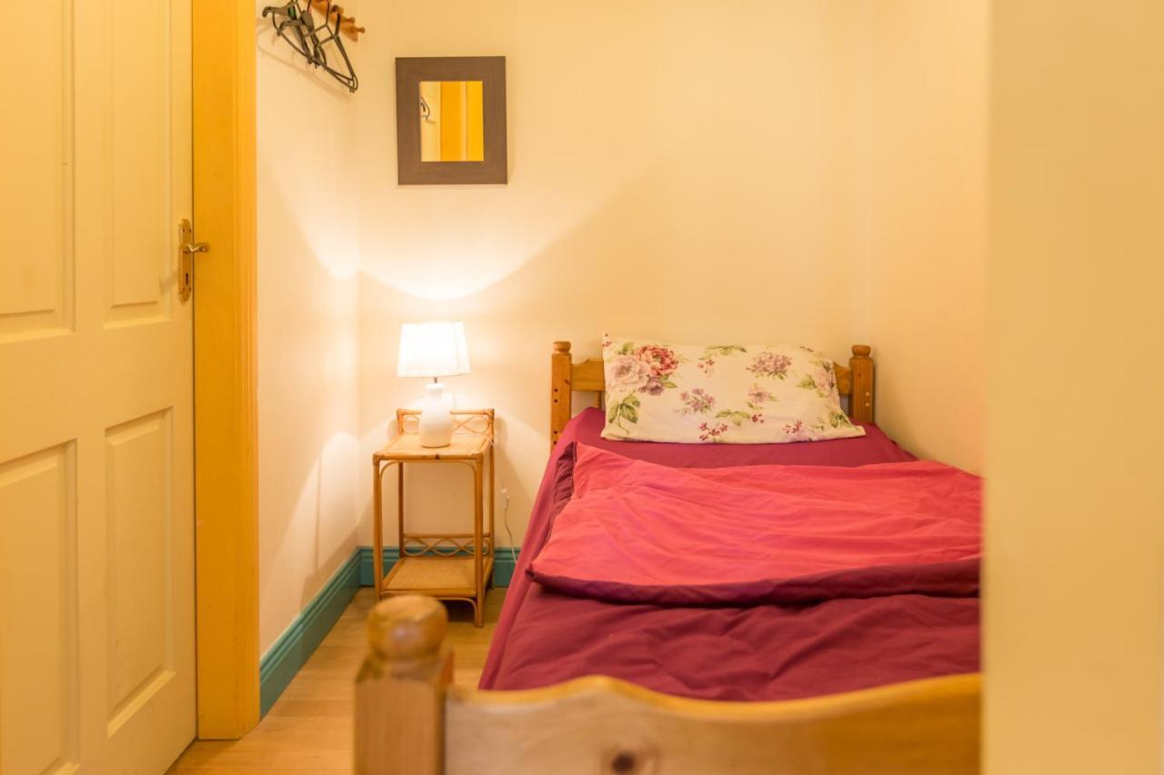 Mount Brandon Hostel Cloghane Esterno foto